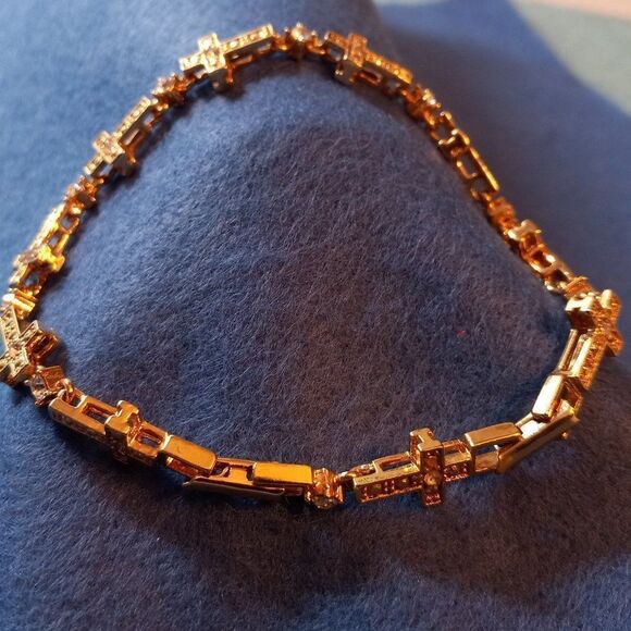 Vintage Avon Cross Bracelet - Picture 1 of 6